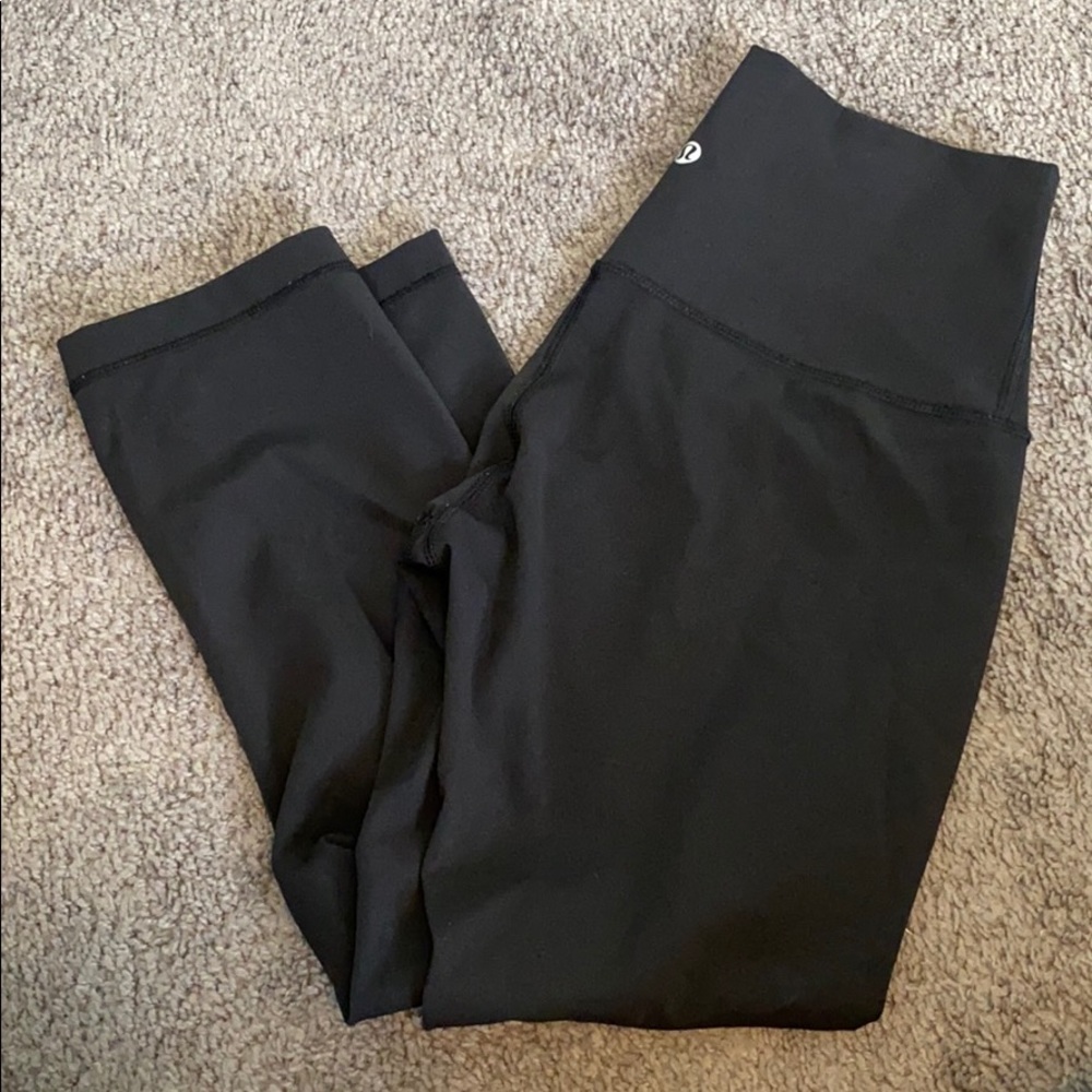 Lululemon Wunder Under Black Size 8